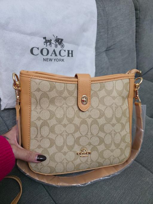 Buy & Sell Clifton Nottingham - Photos for Coach Hadley Convertible Crossbody Bag