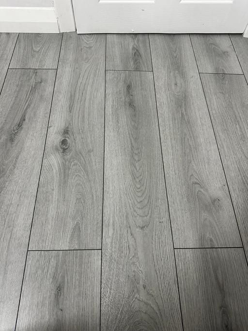 Buy & Sell Sheffield Sheffield - Photos for Swiss krono Rhino oak laminate flooring 12 mm