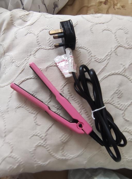 Buy & Sell Grafton Street Industrial Estate West Northamptonshire - Photos for Mini hair straightener