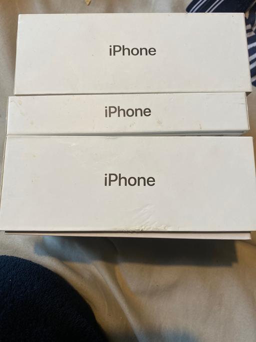 Buy & Sell Stratford East London - Photos for iPhone boxes. (Empty) use for resale