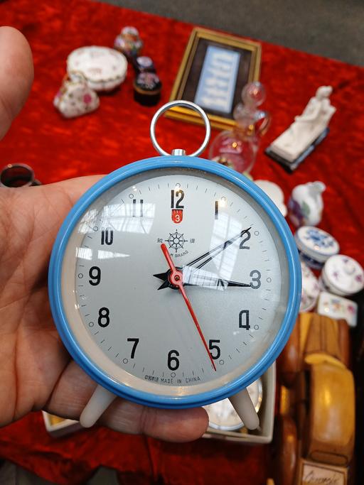Buy & Sell Old Street East London - Photos for vintage alarm clock working