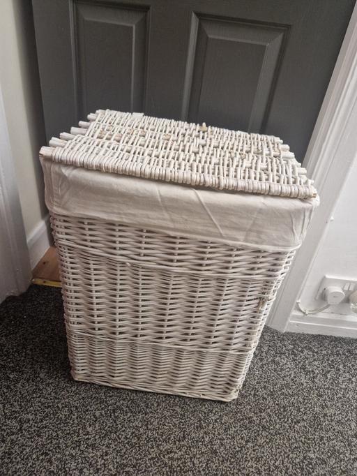 Buy & Sell Hall Green Birmingham - Photos for white woven laundry washing basket with lid