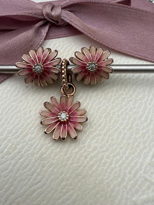 Buy & Sell Sundon Luton - Photos for Pandora rose gold charm bundle