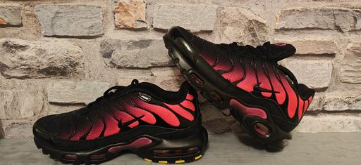 Buy & Sell Hill Top Sandwell - Photos for Nike TNs - Hyper pink size 6