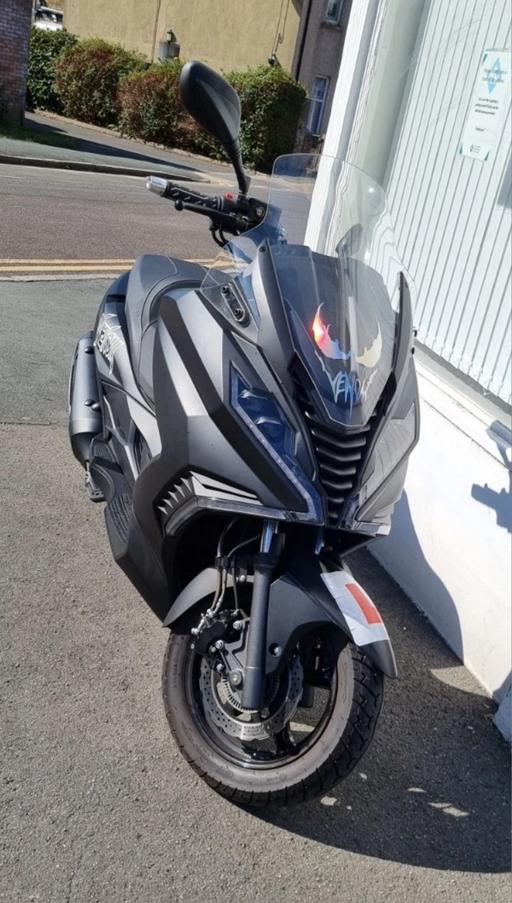 Vehicles Surbiton Kingston upon Thames - Photos for Venom 125cc maxi scooter Direct bikes