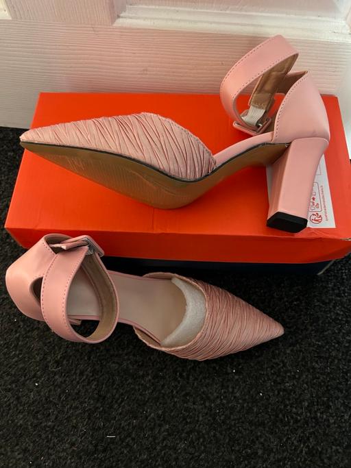 Buy & Sell Park Farm Industrial Estate North Northamptonshire - Photos for Brand new size 3.5