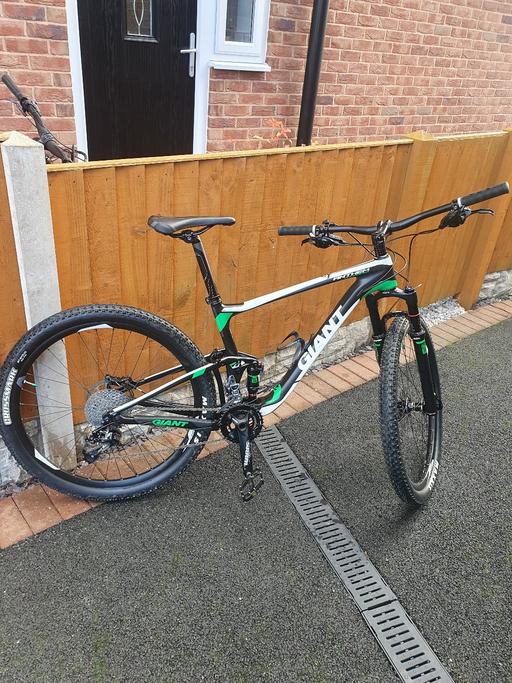 Buy & Sell Cross Lanes Wrexham - Wales - Photos for Full suspension Mountain bike.