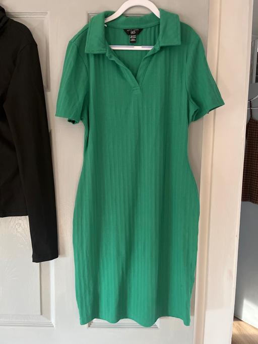 Buy & Sell Cadeby Doncaster - Photos for Age 14 years new look green dress