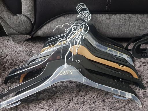 Buy & Sell Park Village Wolverhampton - Photos for 30x women's clothes hangers