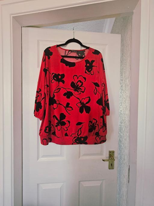 Buy & Sell Newton Doncaster - Photos for Top, size 20..like new