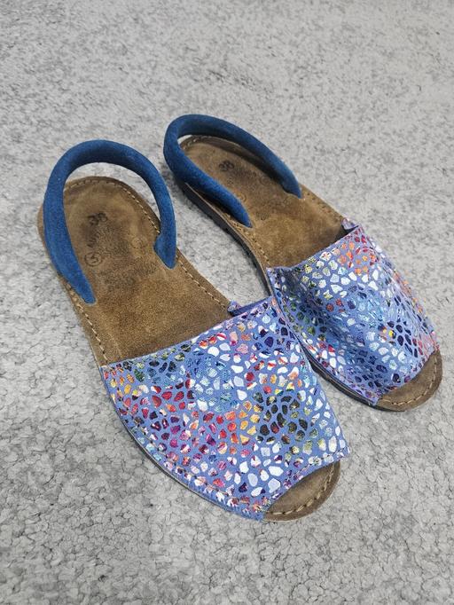 Buy & Sell Weston Point Halton - Photos for 🌟NEW🌟 Size 5 La Autentica Spanish sandals
