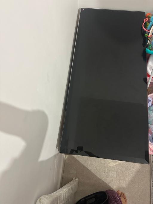 Buy & Sell Castle Green East London - Photos for Black and silver glass table