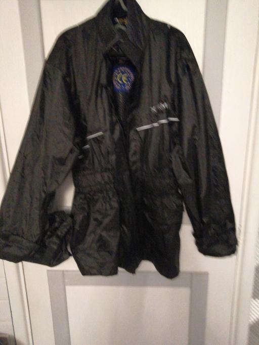 Buy & Sell Bushbury Wolverhampton - Photos for Coat folds up into a bag
