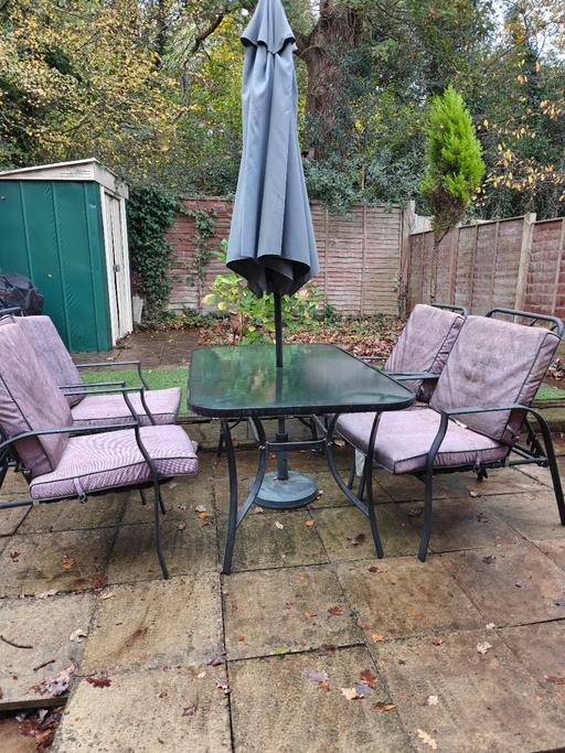 Buy & Sell Chandler`s Ford Eastleigh - Photos for Outdoor table and chairs with umbrella