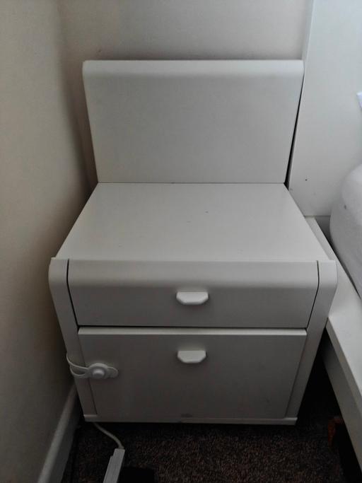 Buy & Sell Chandler`s Ford Eastleigh - Photos for 2*bedside units