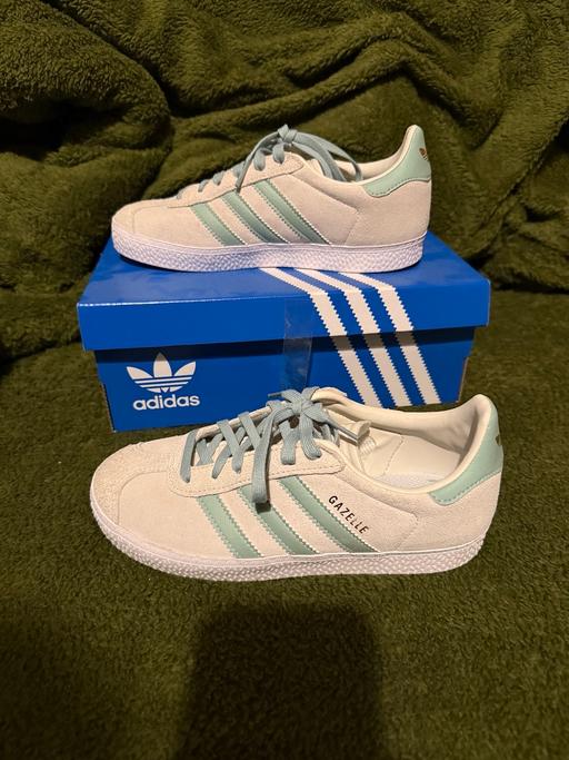 Buy & Sell Wallington Sutton - Photos for adidas gazelles