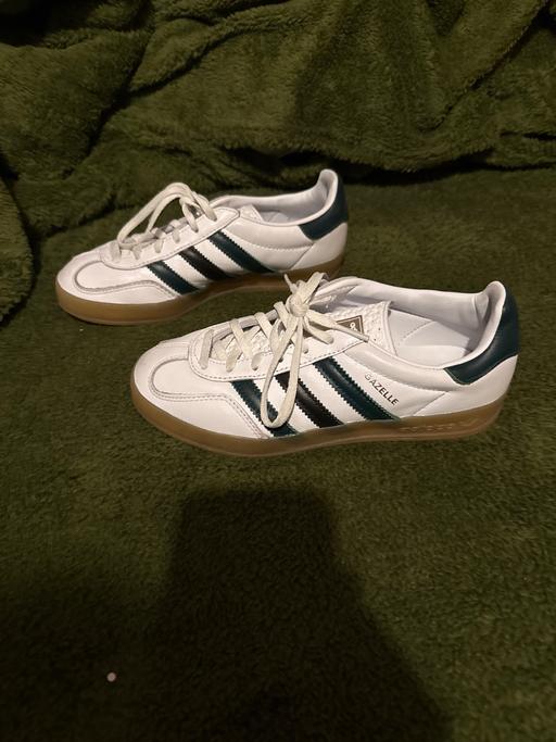 Buy & Sell Wallington Sutton - Photos for adidas gazelles
