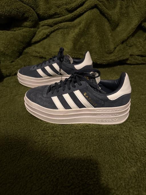 Buy & Sell Wallington Sutton - Photos for adidas platform gazelles