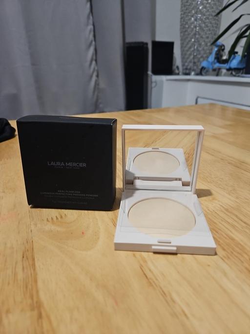 Buy & Sell Slough Slough - Photos for Laura Mercier Real Flawless Luminous Perfecti