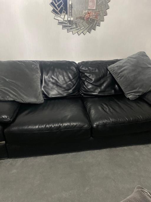 Buy & Sell Sherdley Road Industrial Estate Saint Helens - Photos for Italian leather settle arm chair and poof