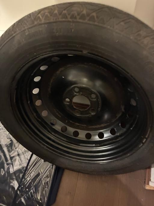 Vehicles Roehampton South West London - Photos for Spare tyre