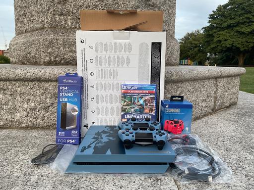 Buy & Sell Rainham Medway - Kent - Photos for PS4 Uncharted Edt. 1TB Console Grey | Blue