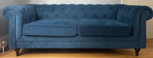 Buy & Sell Tufnell Park North London - Photos for Chesterfield royal blue sofa
