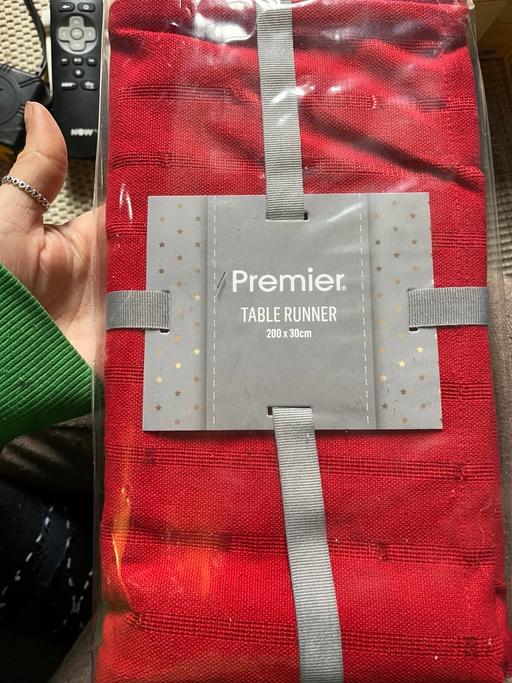 Buy & Sell Wednesfield Wolverhampton - Photos for New table runner size on pic