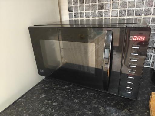 Buy & Sell Chandler`s Ford Eastleigh - Photos for microwave