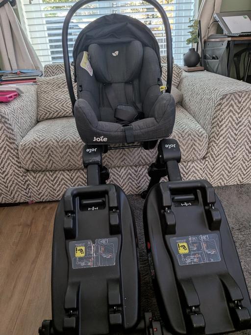 Buy & Sell Camberwell South East London - Photos for joie car seat and 2 iso fix bases