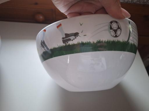 Buy & Sell Ettingshall Park Wolverhampton - Photos for Football themed plastic bowl