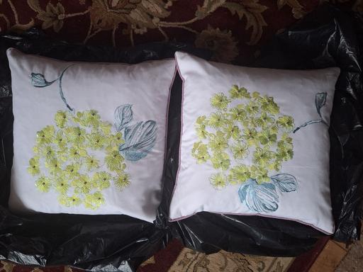 Buy & Sell Ettingshall Park Wolverhampton - Photos for 2 Detailed feather cushions and covers