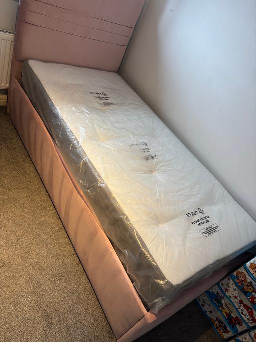 Buy & Sell Carrington Trafford - Photos for Single bed