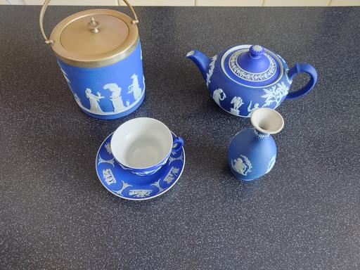 Buy & Sell Woodthorpe Charnwood - Photos for Dark blue Wedgewood set