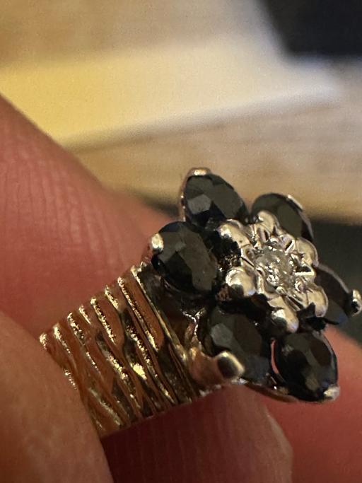 Buy & Sell Saltley Birmingham - Photos for 9CT Gold Floral Diamond Ring Size R 375 Gold