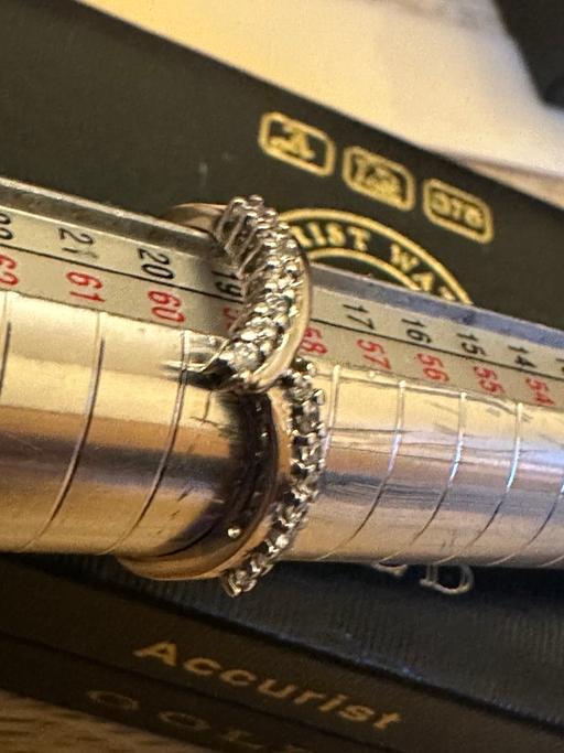 Buy & Sell Saltley Birmingham - Photos for 9CT Wishbone shaped CZ 9K Gold Ring Size R