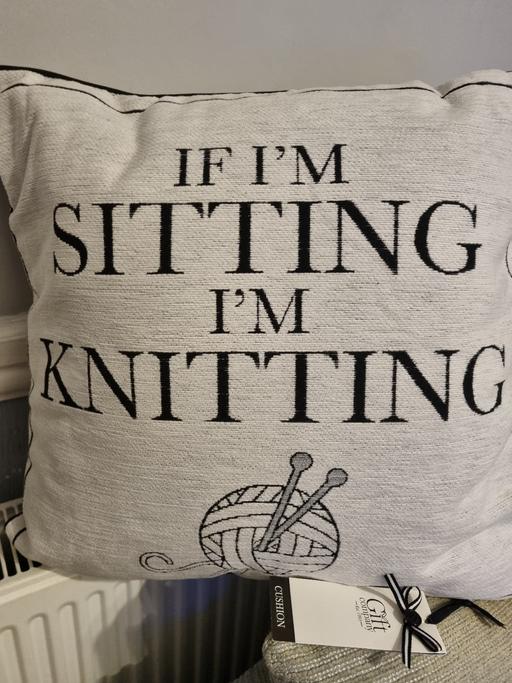 Buy & Sell Oxley Wolverhampton - Photos for new big cushion taged wv10 6tx