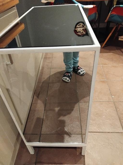 Buy & Sell Swan Village Sandwell - Photos for Mirrored sideboard