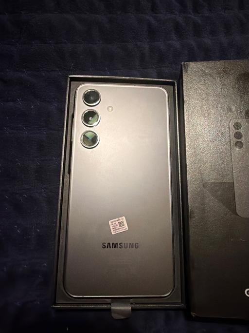 Buy & Sell Stretford Trafford - Photos for Brand new Samsung s24