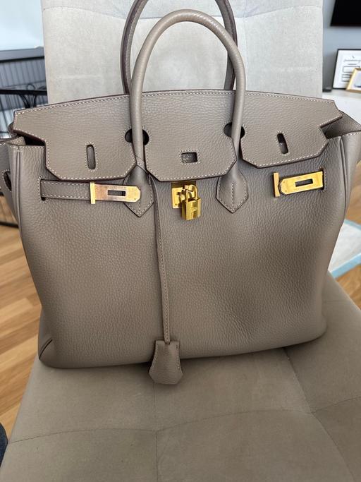 Buy & Sell Lower Clapton East London - Photos for Elegant structured leather handbag