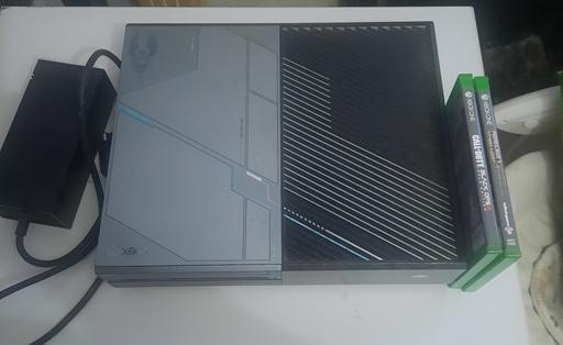 Buy & Sell Rubery Birmingham - Photos for xbox Limited Edition 1000gb With Leads Only