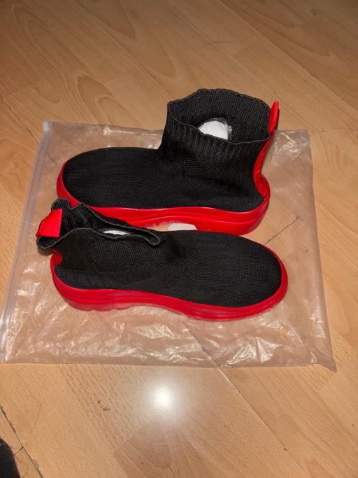 Buy & Sell Croydon Croydon - Photos for Platform round toe knit boots new