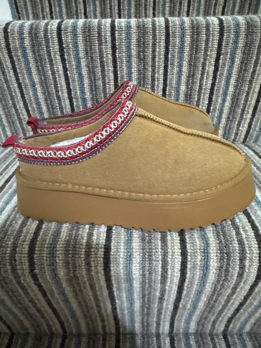 Buy & Sell Earls Court South West London - Photos for UGG SUEDE MULES / SLIPPERS