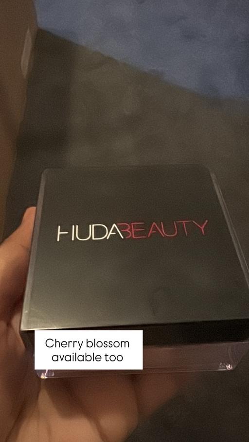 Buy & Sell Shirley Solihull - Photos for Huda Beauty powder