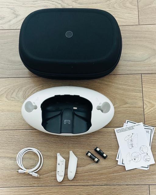 Buy & Sell Lye Dudley - Photos for Meta Oculus Quest 3 - Charging Dock - Case