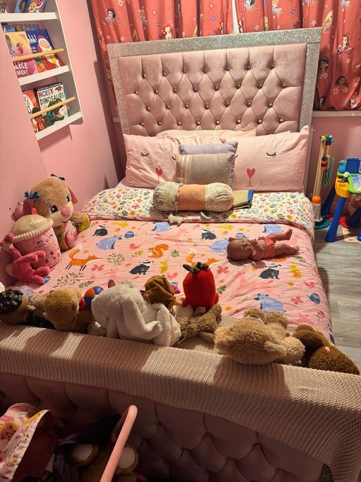 Buy & Sell Erdington Birmingham - Photos for Pink bed