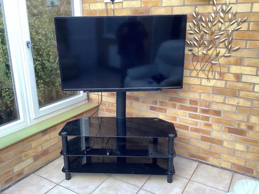 Buy & Sell Hathern Charnwood - Photos for Tv stand with glass shelves