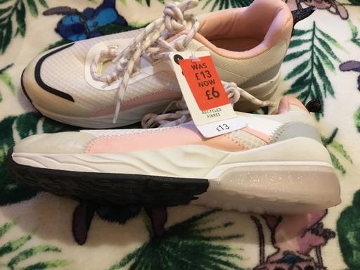Buy & Sell Woodcross Wolverhampton - Photos for Girls New Trainers Says Size33 from Asda