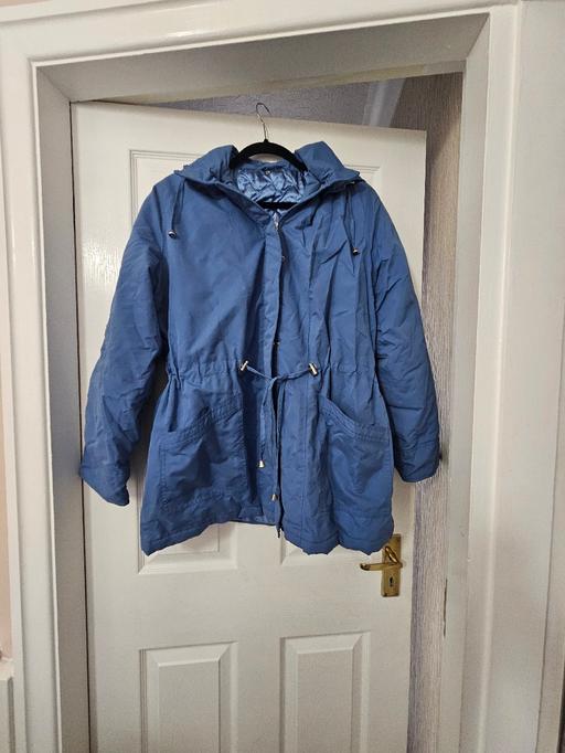 Buy & Sell Newton Doncaster - Photos for Coat, size 18..like new.