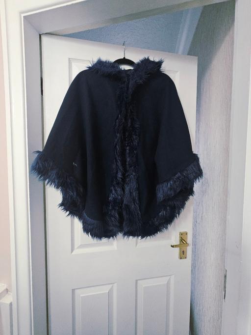 Buy & Sell Newton Doncaster - Photos for Hooded winter cape with sleeves..size 16